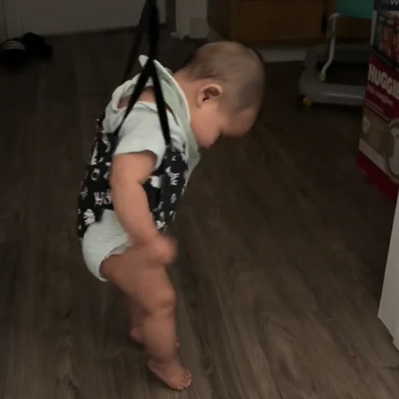 Baby bouncer with door frame clip